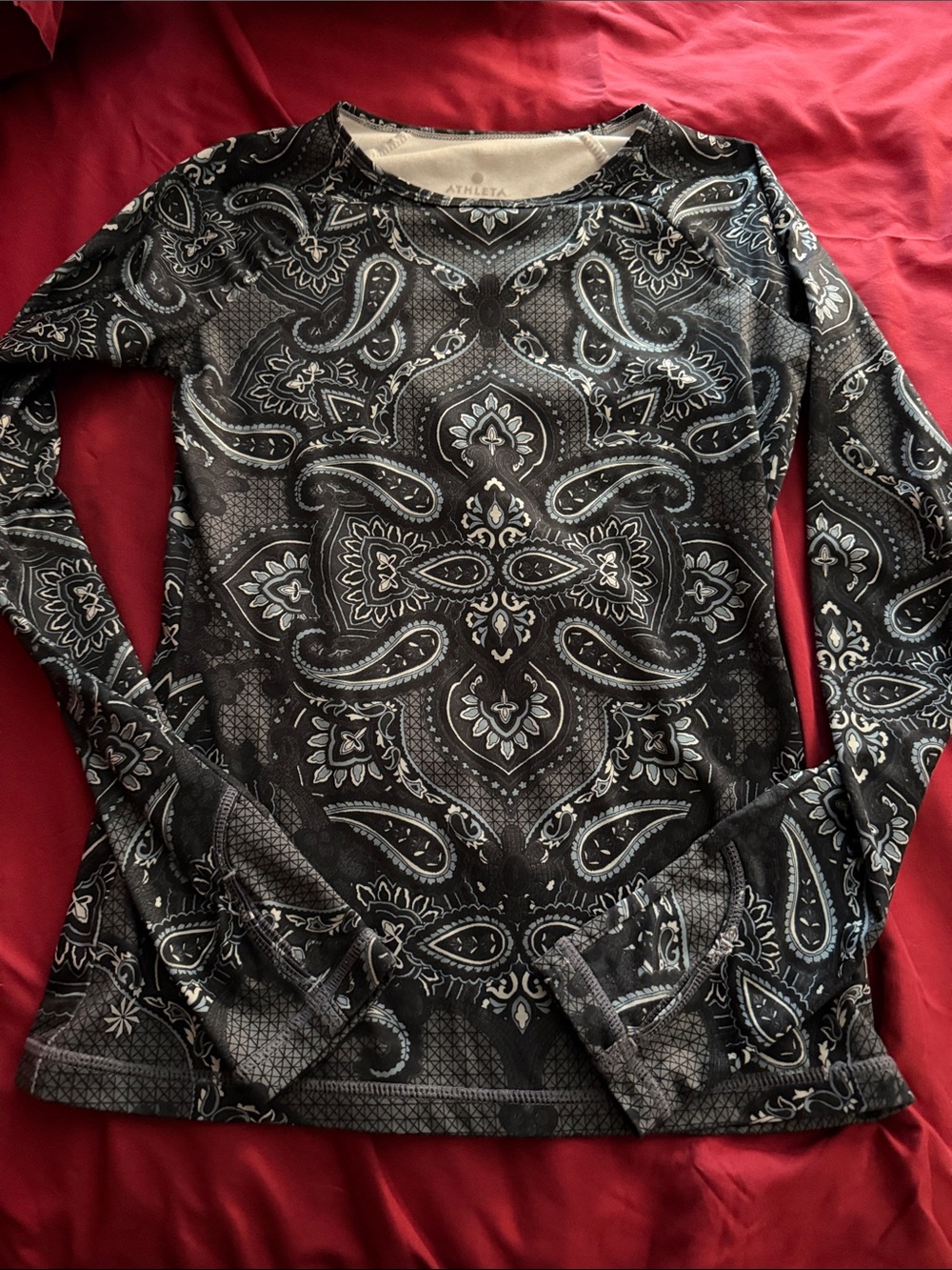 Athleta Black & Gray Paisley Long-Sleeve Tee